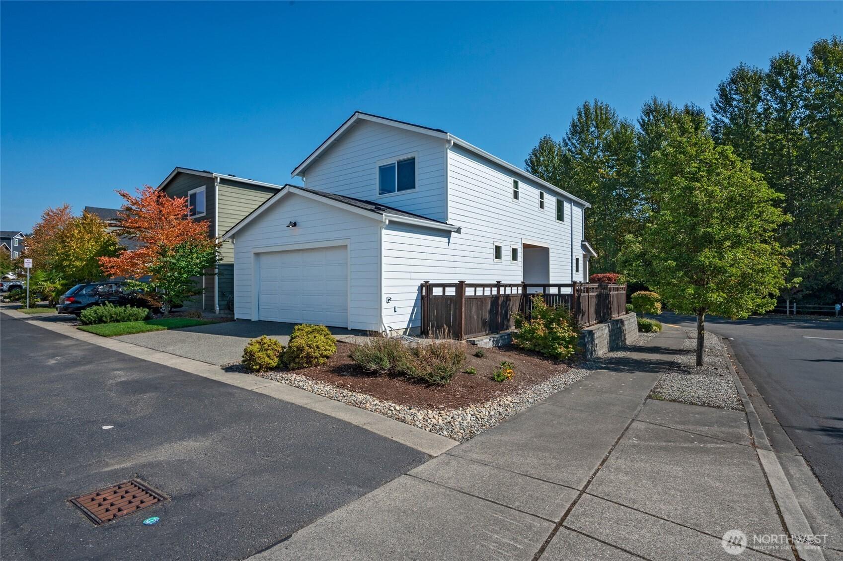 AUBURN, Washington, 98092, United States, 4 Bedrooms Bedrooms, ,3 BathroomsBathrooms,Residential,For Sale,1956520