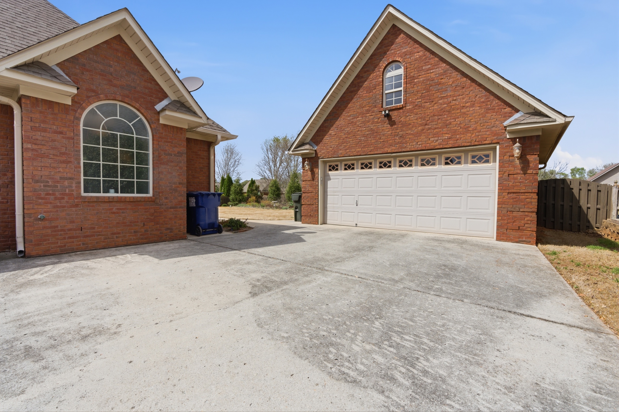  211 Ash Drive - 物件實景