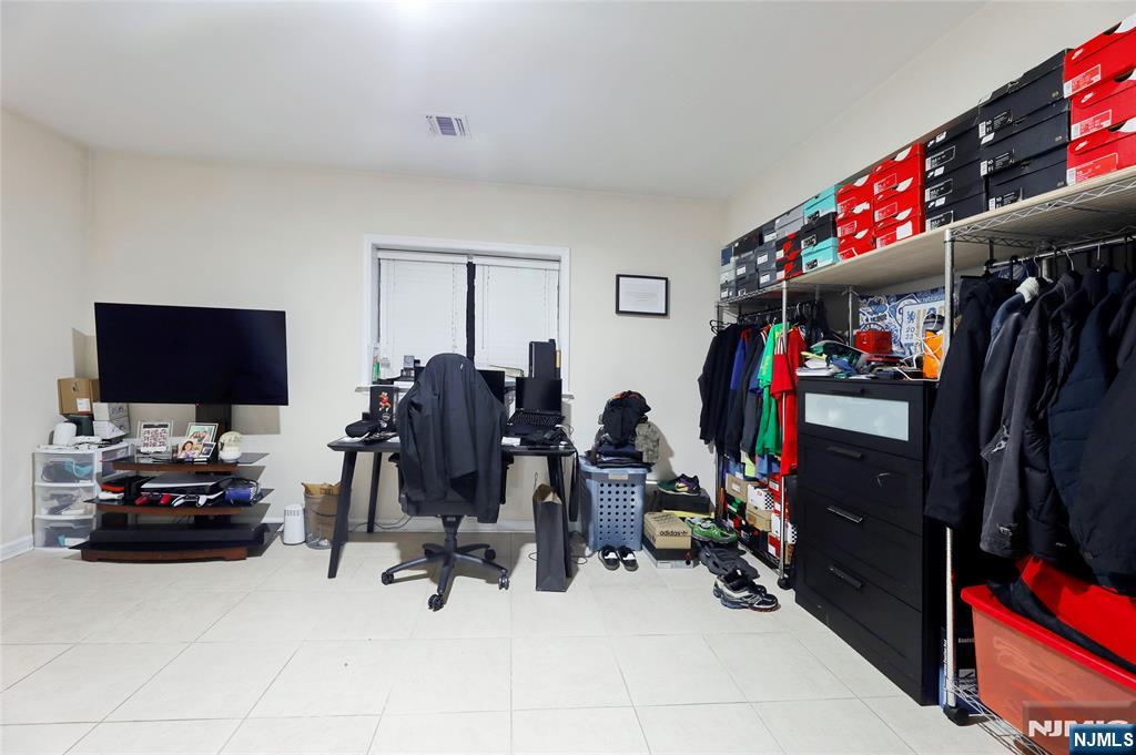 Harrison, New Jersey, 07029, United States, 5 Bedrooms Bedrooms, ,5 BathroomsBathrooms,Residential,For Sale,1985698