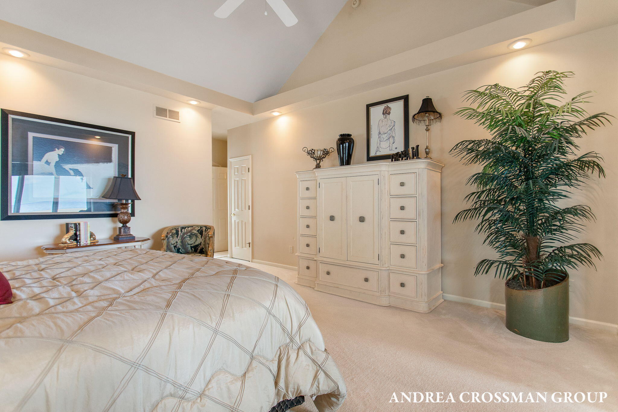 St. Joseph, Michigan, 49085, United States, 4 Bedrooms Bedrooms, ,4 BathroomsBathrooms,Residential,For Sale,1960959