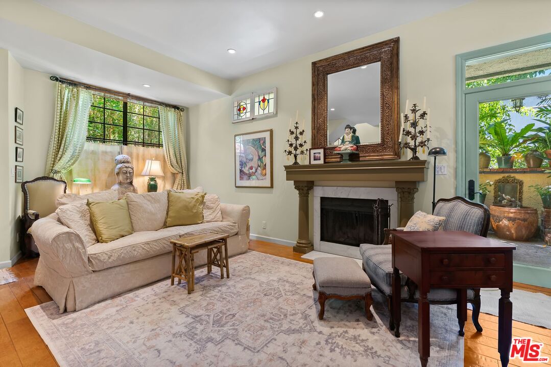 West Hollywood, California, 90069, United States, 2 Bedrooms Bedrooms, ,3 BathroomsBathrooms,Residential,For Sale,1896709