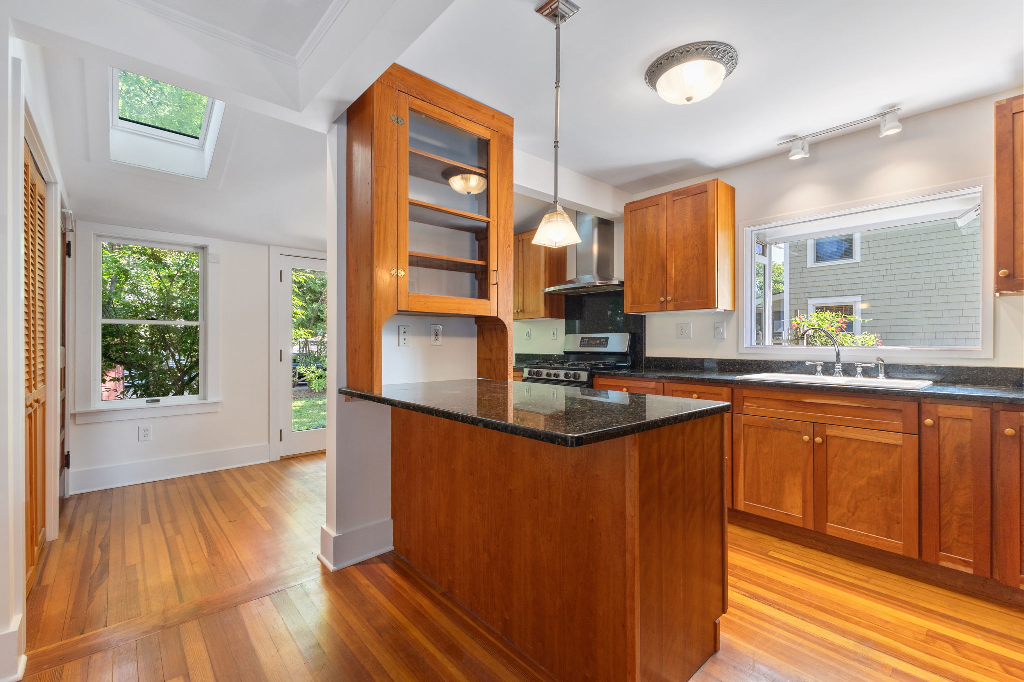  6 Pinewood Avenue, Saratoga Springs, NY, 12866 - 物件實景