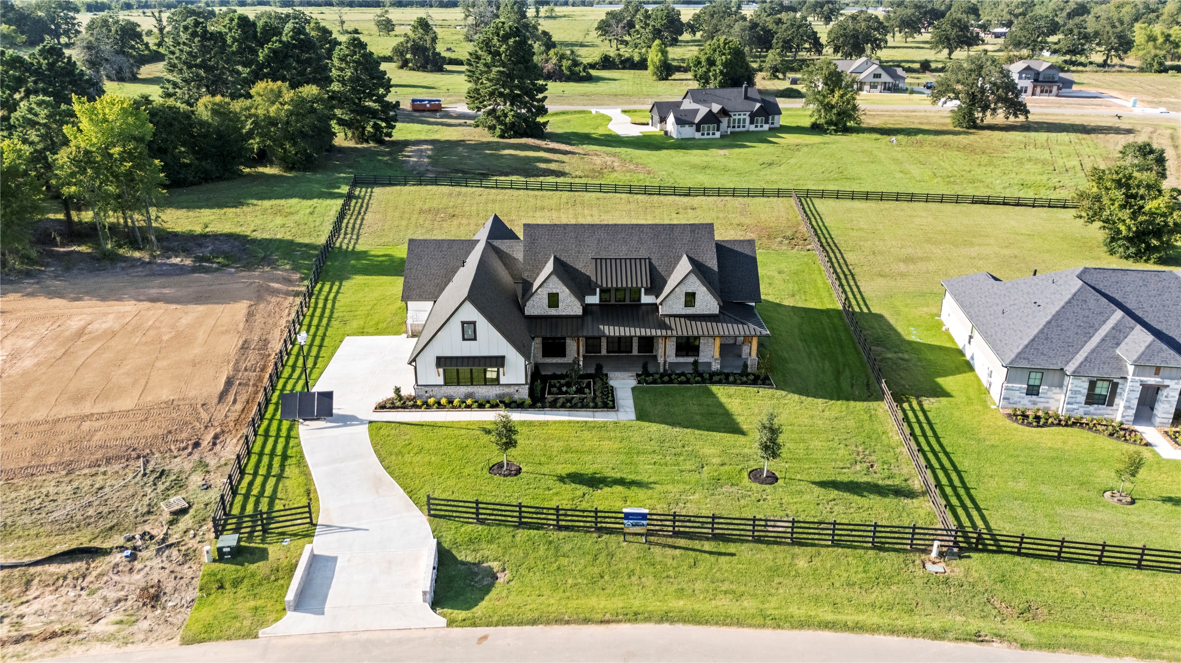 Montgomery, Texas, 77356, United States, 4 Bedrooms Bedrooms, ,5 BathroomsBathrooms,Residential,For Sale,1987481