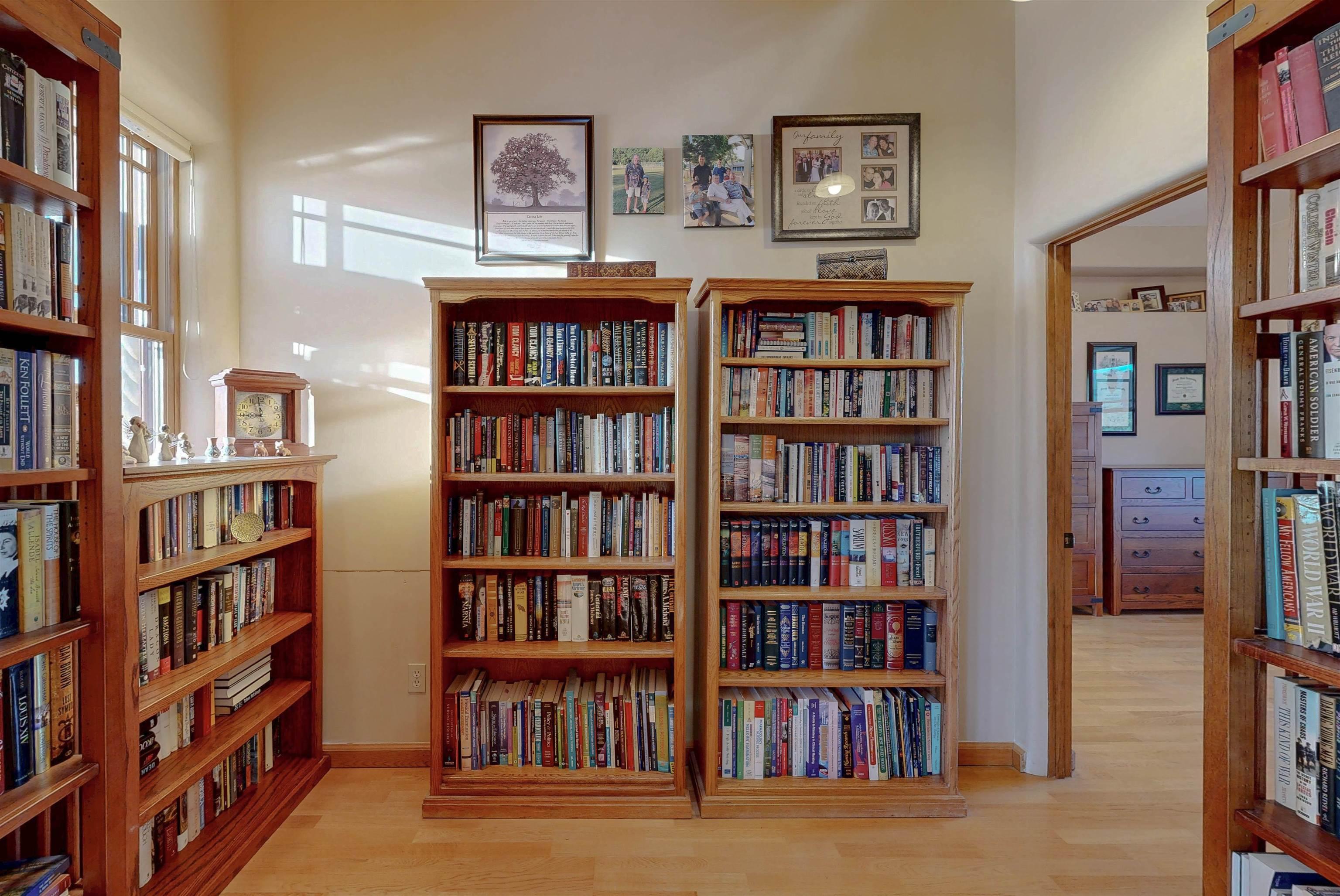 Ranchos De Taos, New Mexico, 87557-2740, United States, 3 Bedrooms Bedrooms, ,3 BathroomsBathrooms,Residential,For Sale,1998521