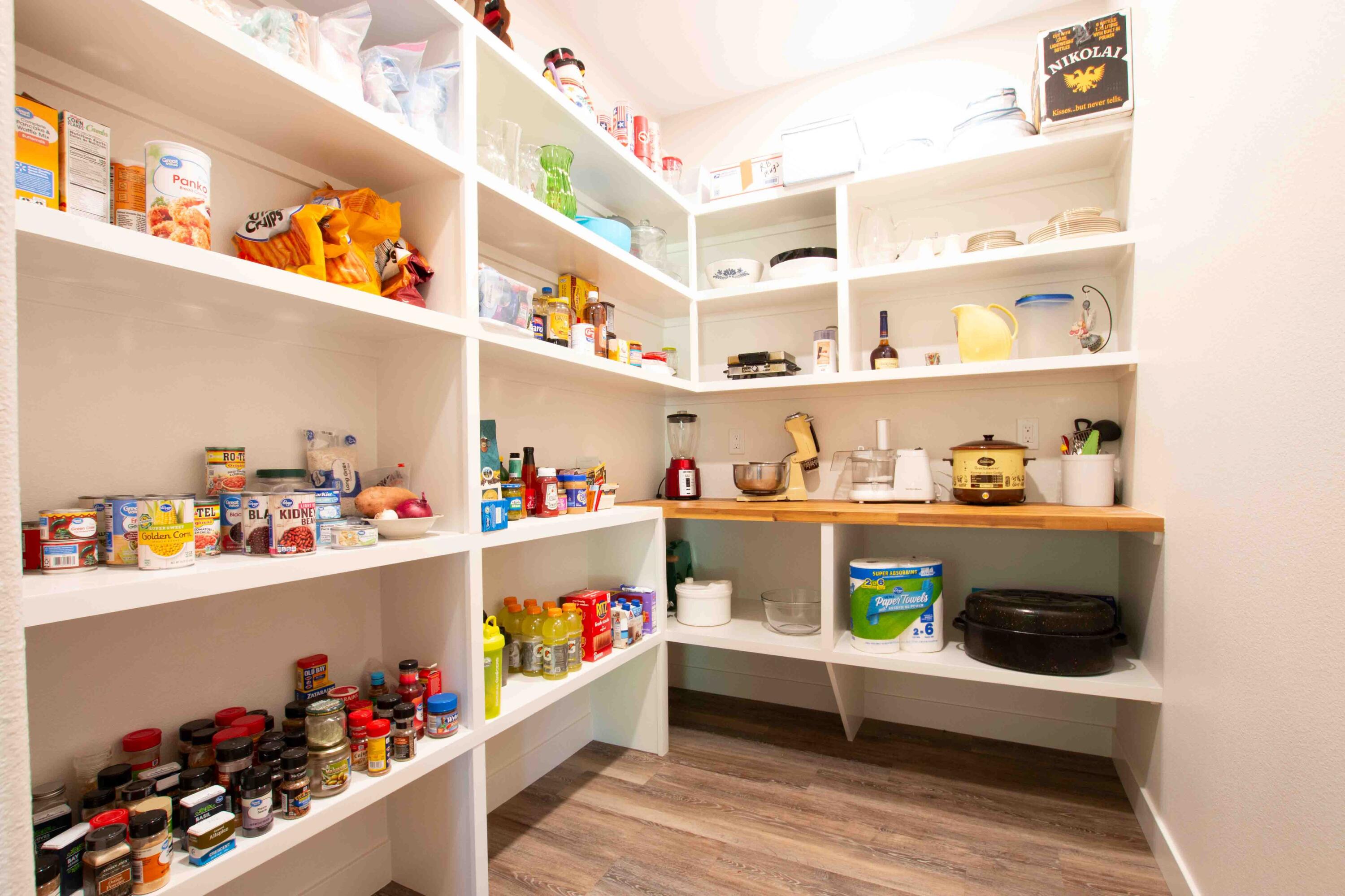 Sheridan, Wyoming, 82801, United States, 3 Bedrooms Bedrooms, ,3 BathroomsBathrooms,Residential,For Sale,2007537