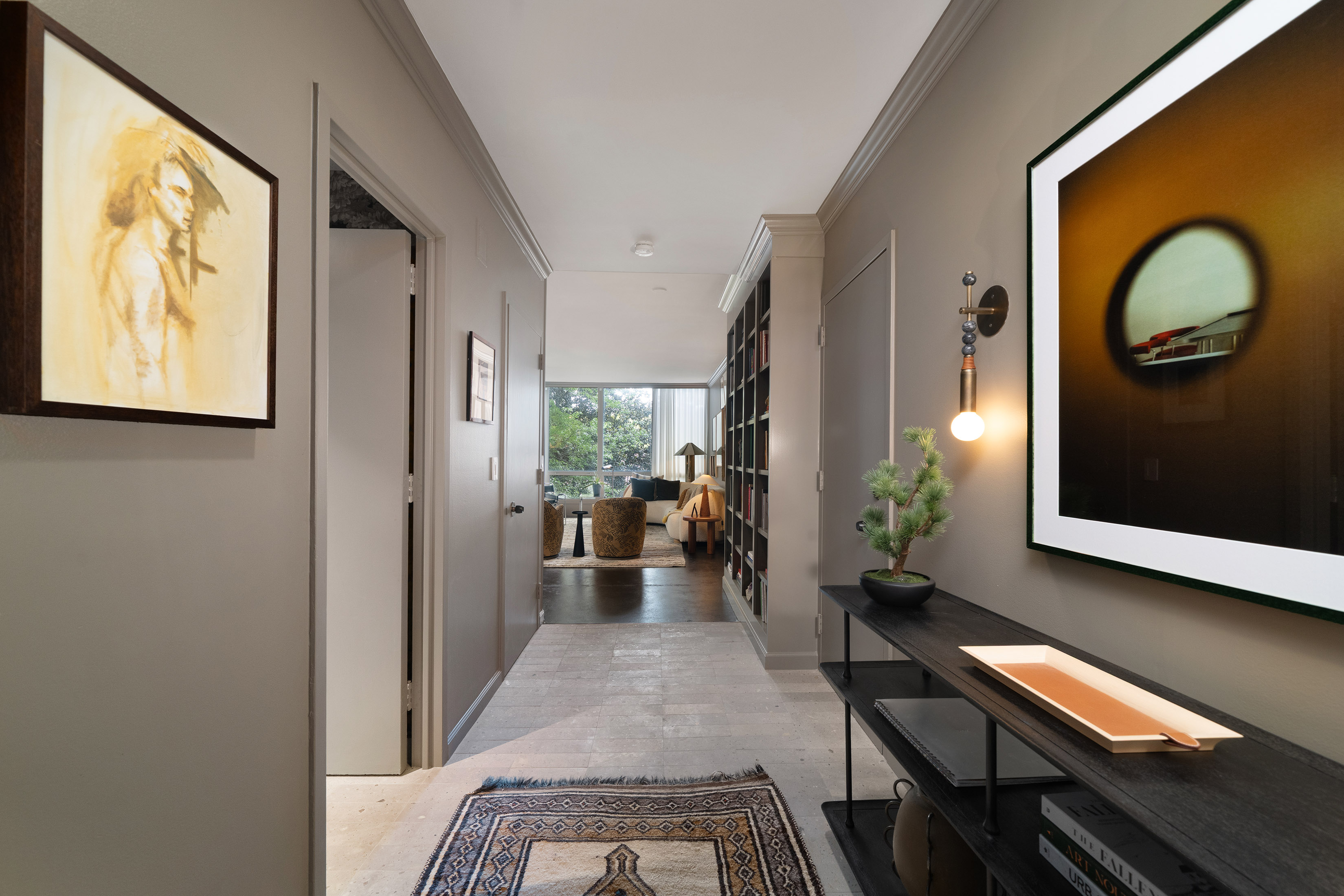  Rare Main-Level Residence at Plaza Towers - 物件實景