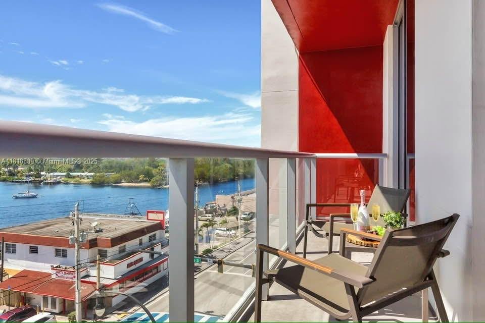 Hollywood, Florida, 33019, United States, 2 Bedrooms Bedrooms, ,1 BathroomBathrooms,Residential,For Sale,1850092