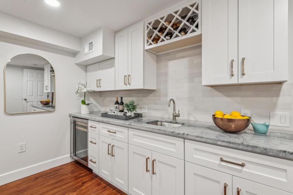 San Francisco, California, 94132, United States, 4 Bedrooms Bedrooms, ,3 BathroomsBathrooms,Residential,For Sale,2005595