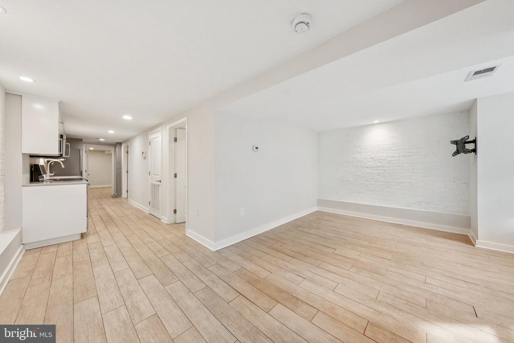 Washington, District of Columbia, 20001, United States, 6 Bedrooms Bedrooms, ,6 BathroomsBathrooms,Residential,For Sale,1983569