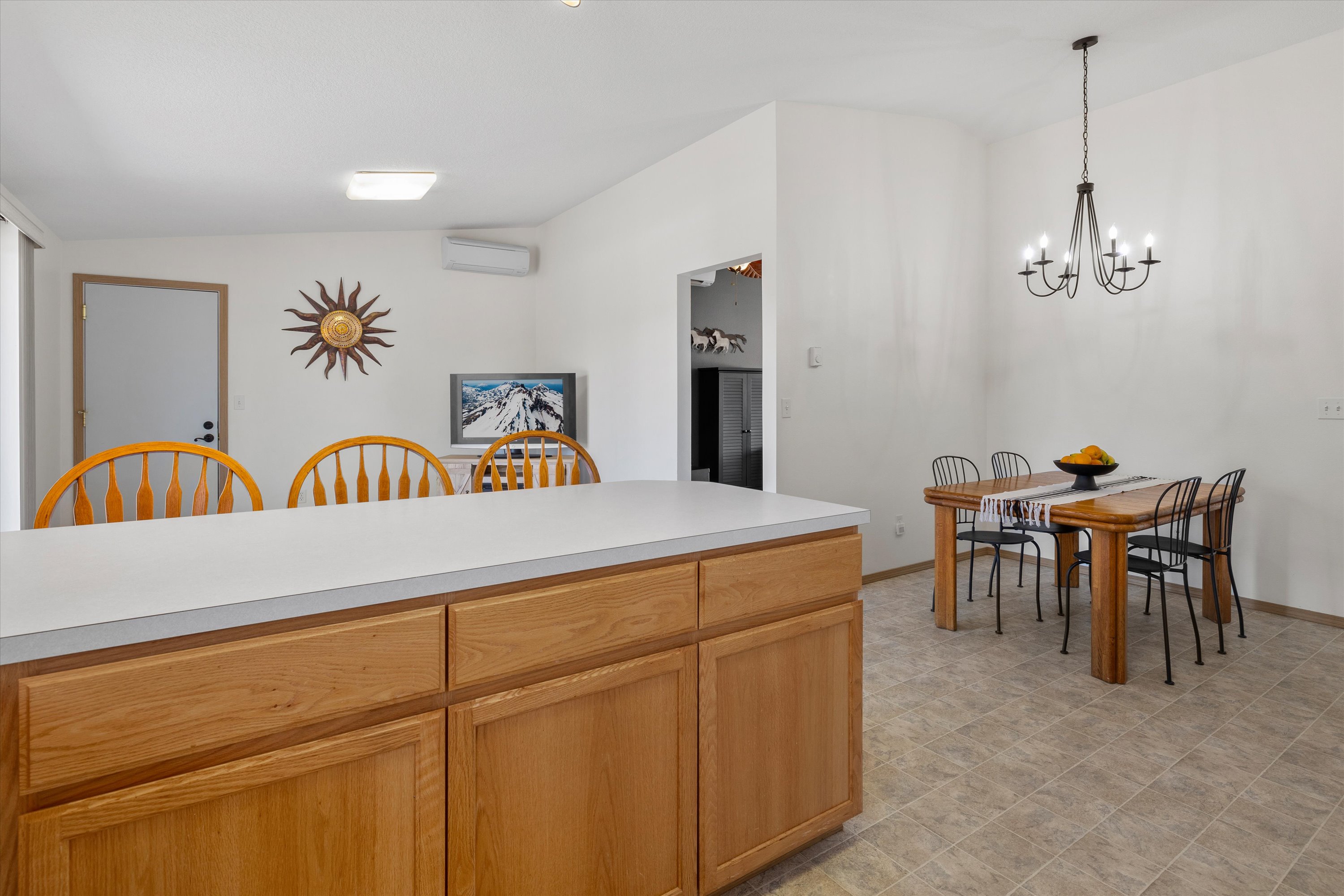 Prineville, Oregon, 97754, United States, 3 Bedrooms Bedrooms, ,2 BathroomsBathrooms,Residential,For Sale,1849917