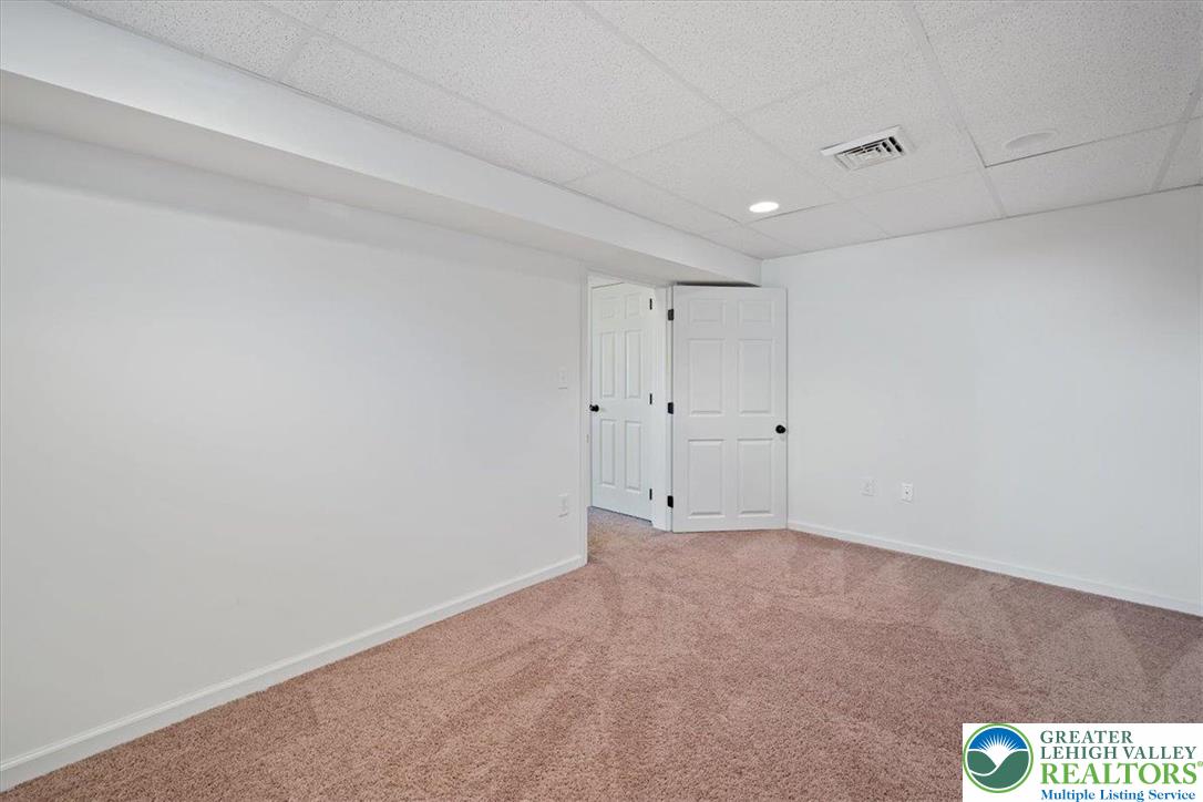 Palmer Twp, Pennsylvania, 18045, United States, 4 Bedrooms Bedrooms, ,3 BathroomsBathrooms,Residential,For Sale,2000563