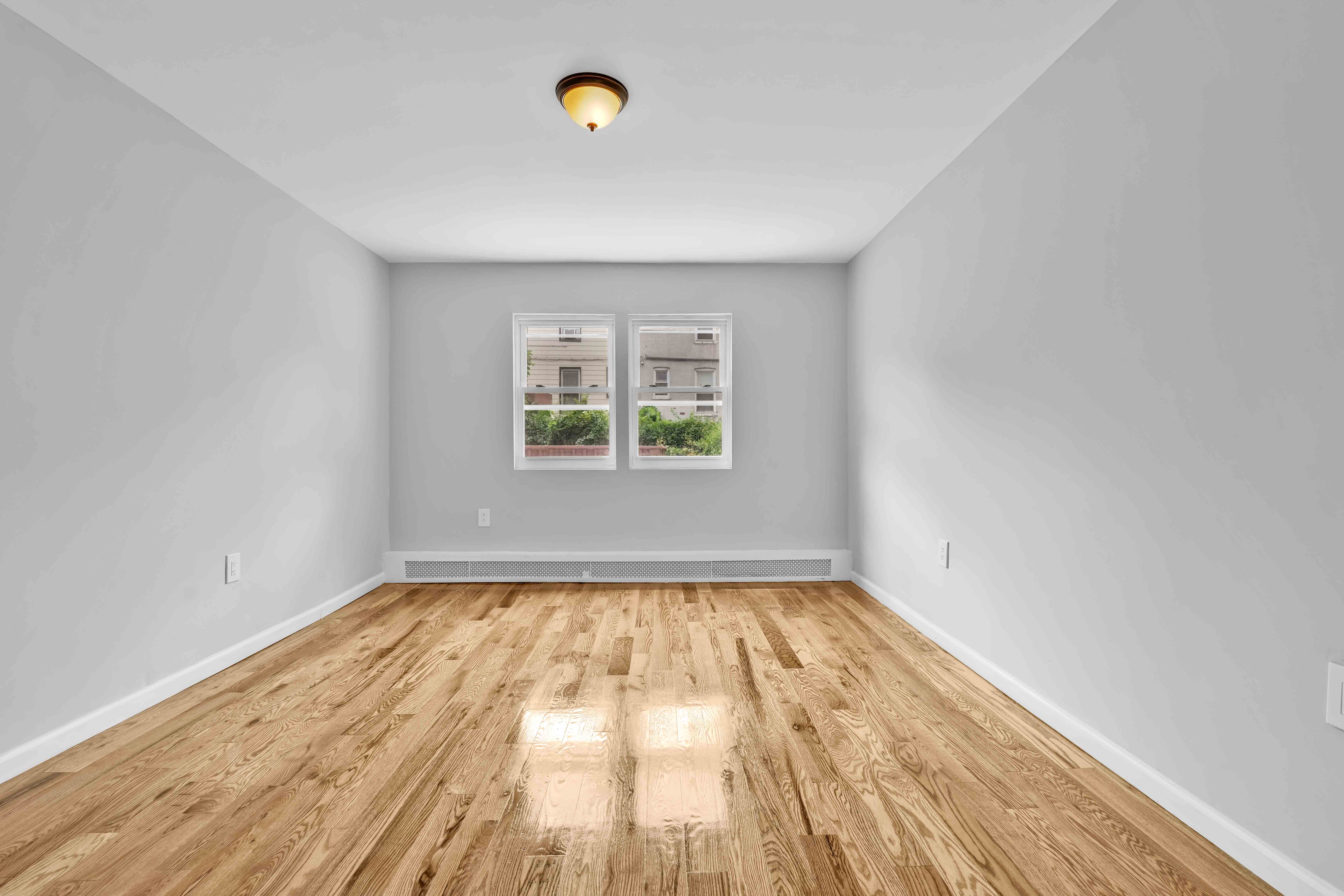 Bronx, New York, 1046, United States, 8 Bedrooms Bedrooms, ,5 BathroomsBathrooms,Residential,For Sale,1921443