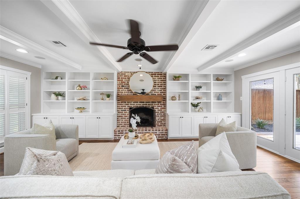 Houston, Texas, 77079, United States, 4 Bedrooms Bedrooms, ,3 BathroomsBathrooms,Residential,For Sale,1856423