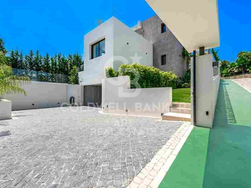Marbella, Andalusia, ES, 4 Bedrooms Bedrooms, ,4 BathroomsBathrooms,Residential,For Sale,1793222