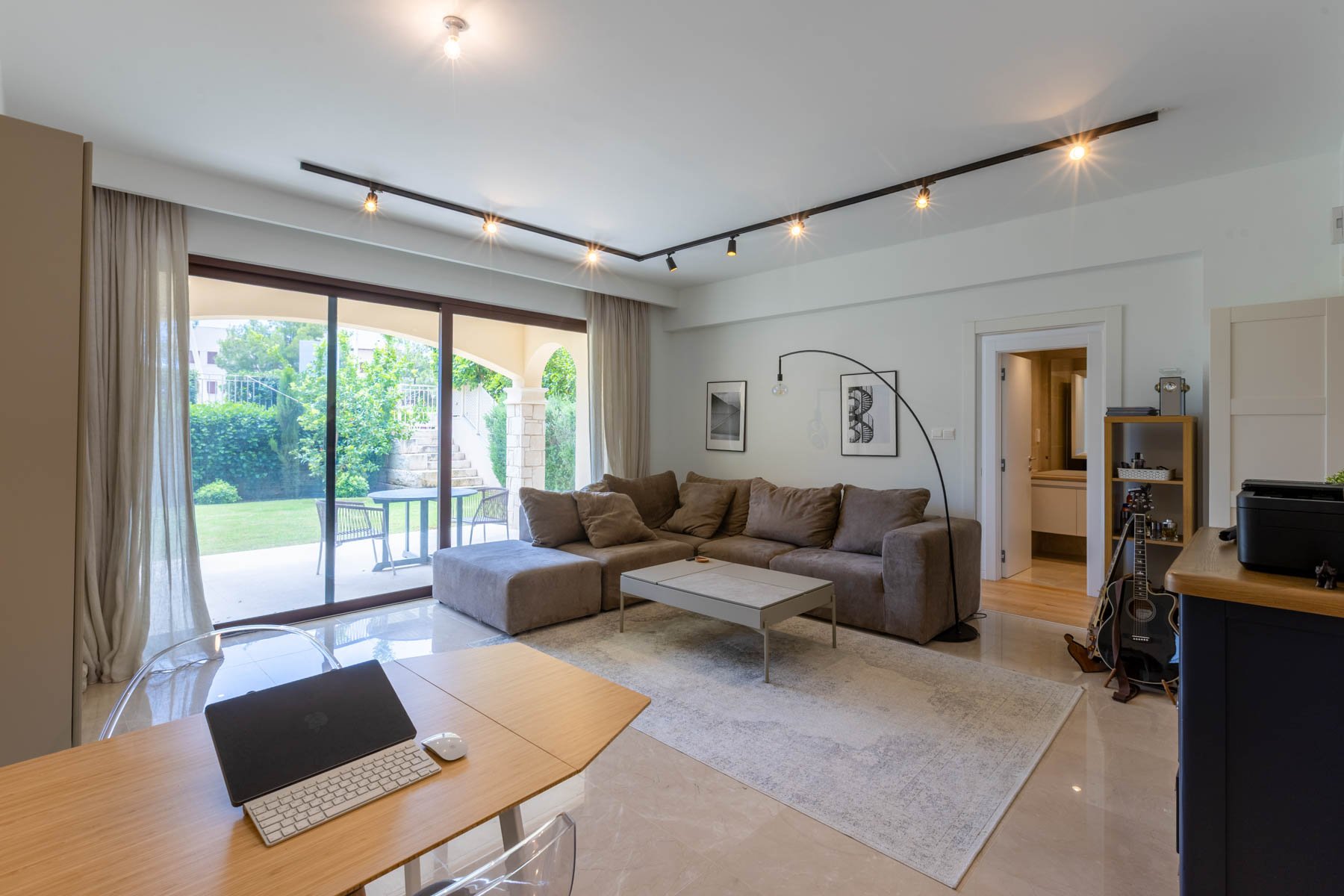  3 Bedroom Apartment with Private Garden in Aphrodite Hills Golf Resort - 物件實景