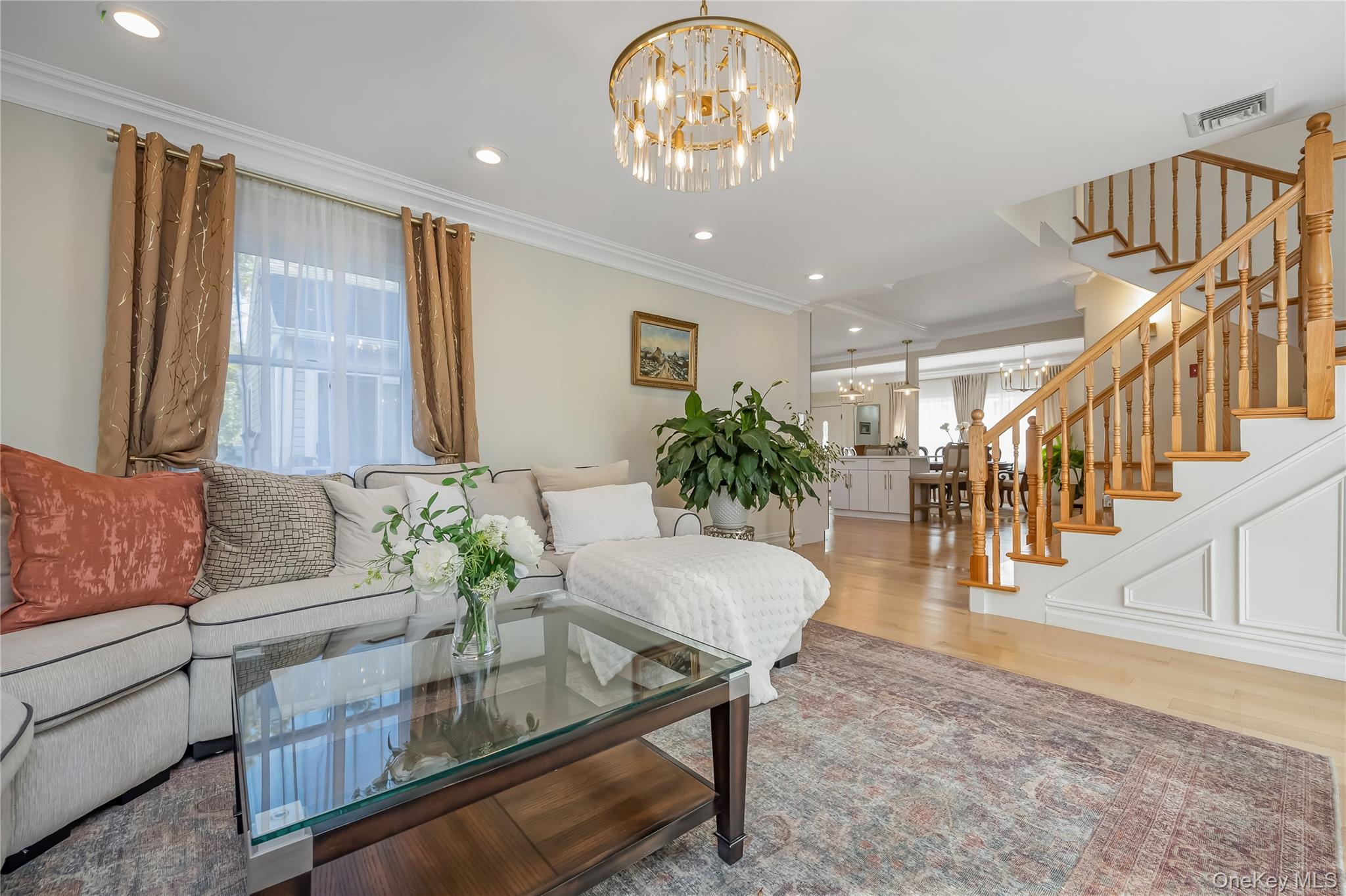 Farmingdale, New York, 11735, United States, 4 Bedrooms Bedrooms, ,3 BathroomsBathrooms,Residential,For Sale,1942122