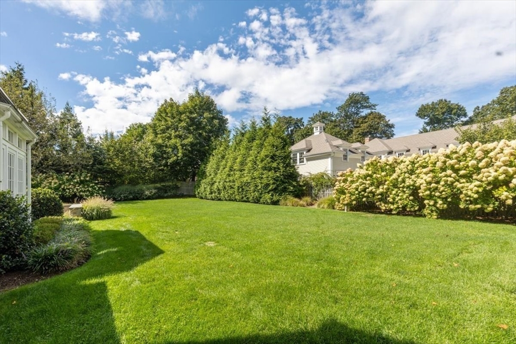 Hingham, Massachusetts, 02043, United States, 6 Bedrooms Bedrooms, ,5 BathroomsBathrooms,Residential,For Sale,1969393