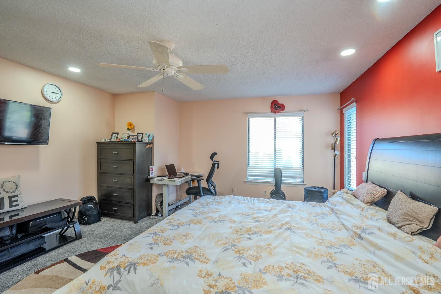 Edison, New Jersey, 08820, United States, 2 Bedrooms Bedrooms, ,3 BathroomsBathrooms,Residential,For Sale,1987330