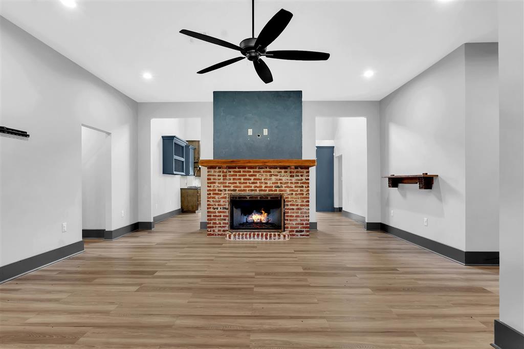 Dequincy, Louisiana, 70633, United States, 5 Bedrooms Bedrooms, ,4 BathroomsBathrooms,Residential,For Sale,1984141