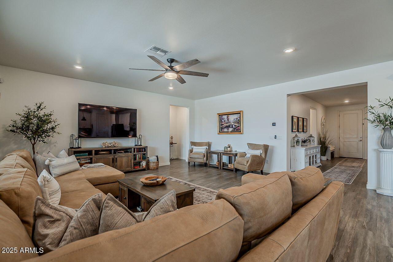 Maricopa, Arizona, 85138, United States, 3 Bedrooms Bedrooms, ,Residential,For Sale,1940206