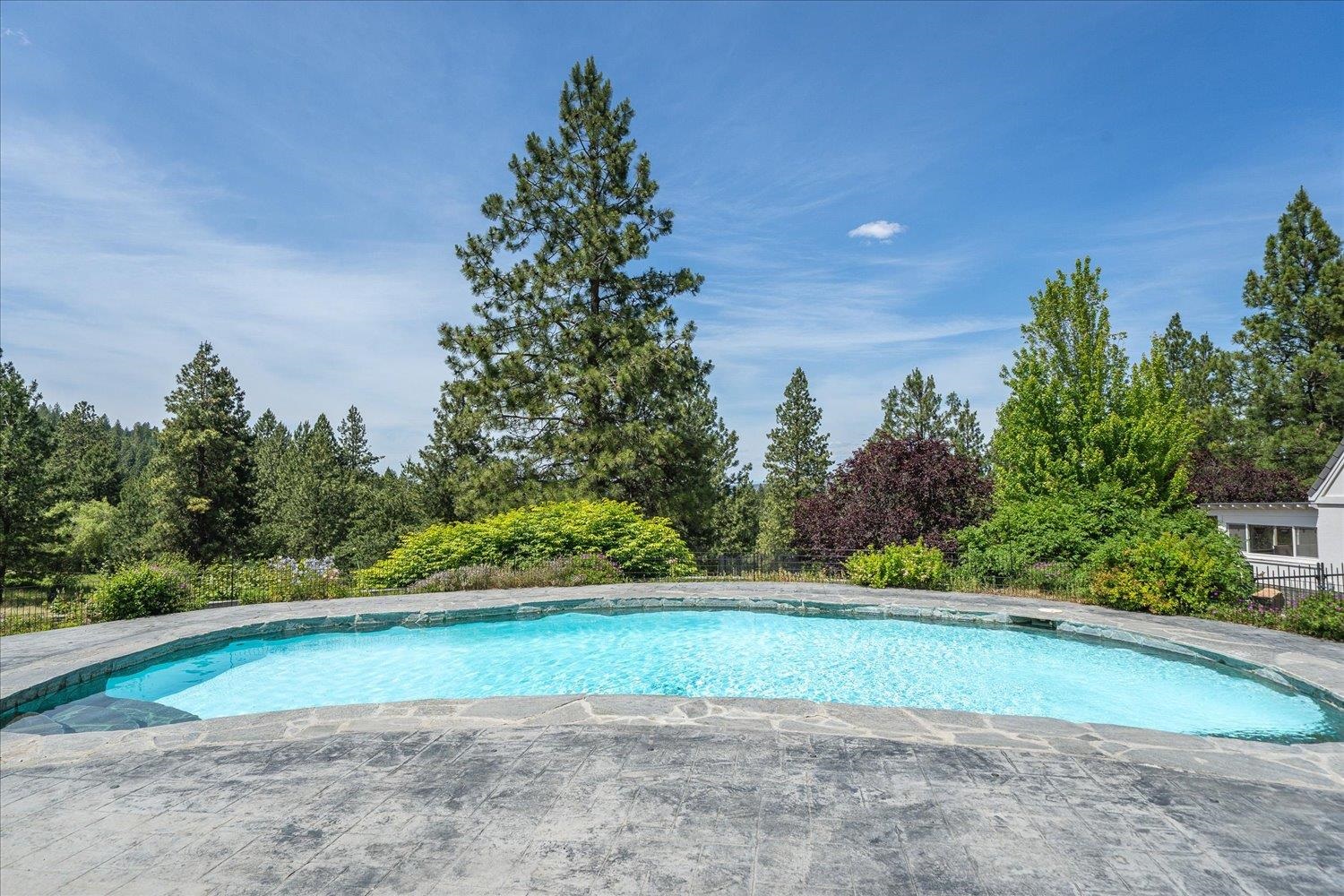 Spokane, Washington, 99212, United States, 4 Bedrooms Bedrooms, ,6 BathroomsBathrooms,Residential,For Sale,1978183