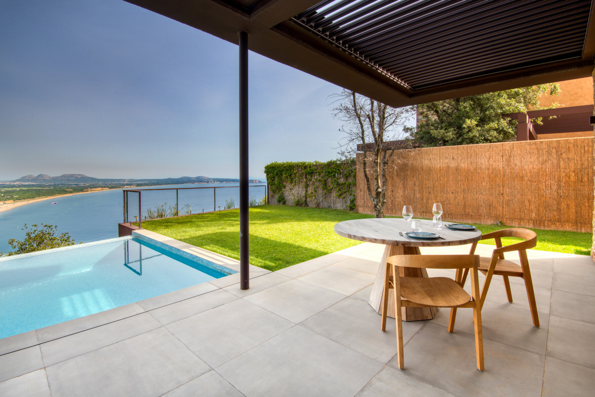  House with swimming pool and sea views in private urbanization in Sa Riera. - 物件實景
