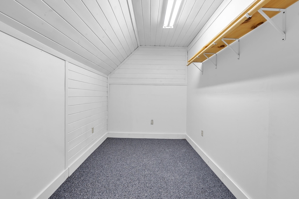 Orange, Massachusetts, 01364, United States, 7 Bedrooms Bedrooms, ,6 BathroomsBathrooms,Residential,For Sale,1991078