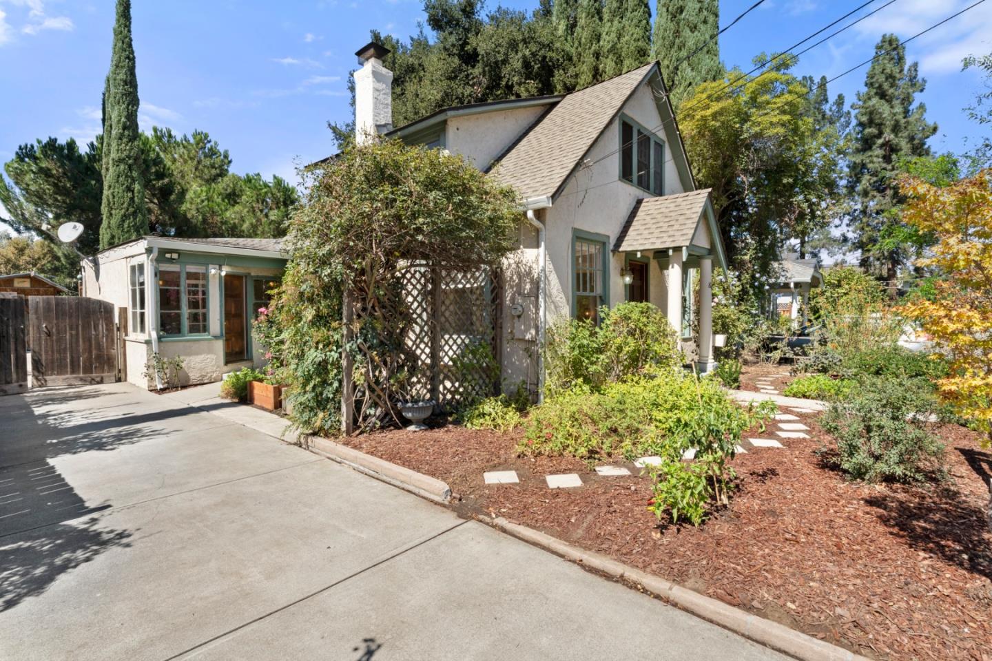 San Jose, California, 95125, United States, 3 Bedrooms Bedrooms, ,2 BathroomsBathrooms,Residential,For Sale,1951143