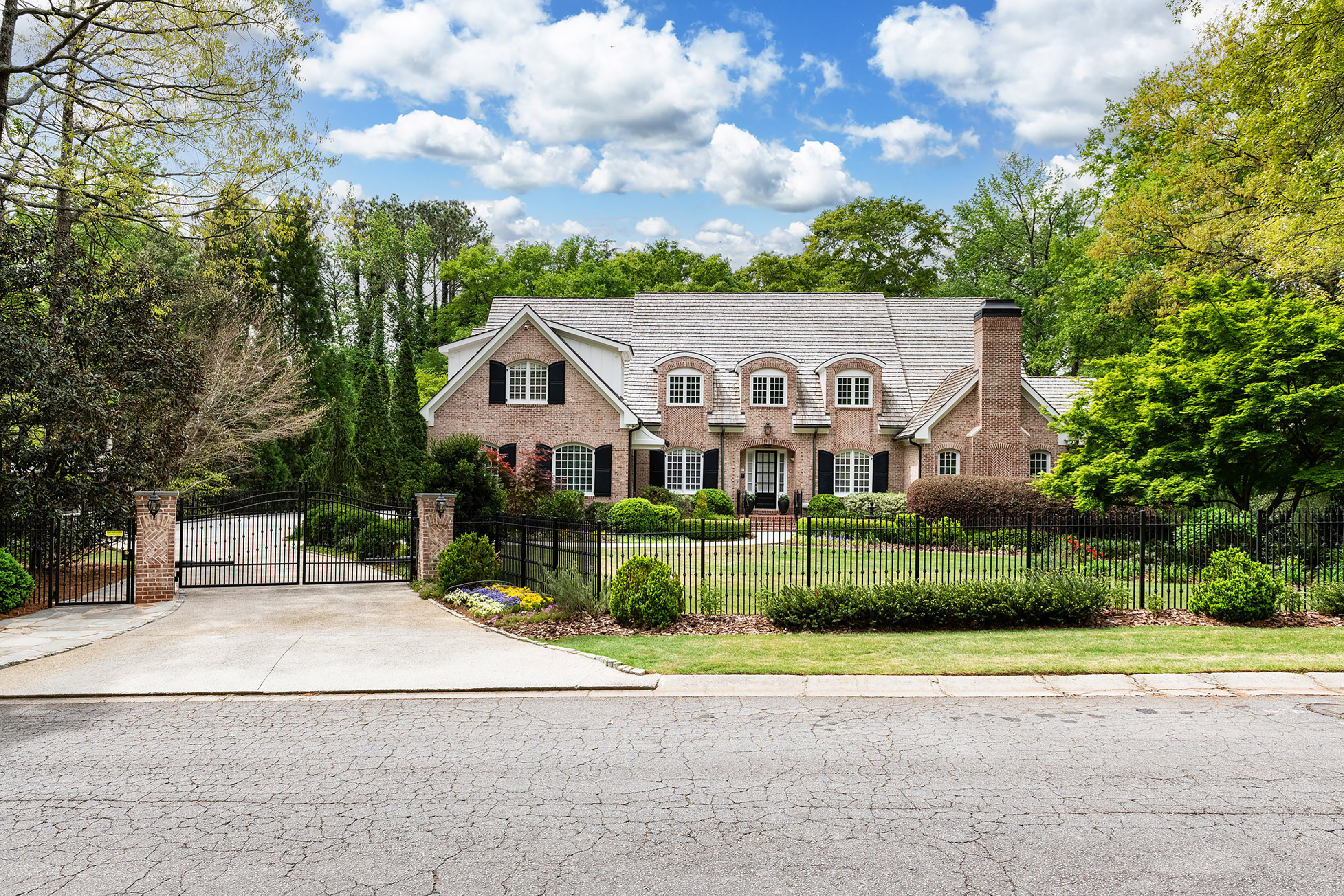  Magnificent Gated Vinings Estate Blends Elegance, Comfort and Lifestyle - 物件實景
