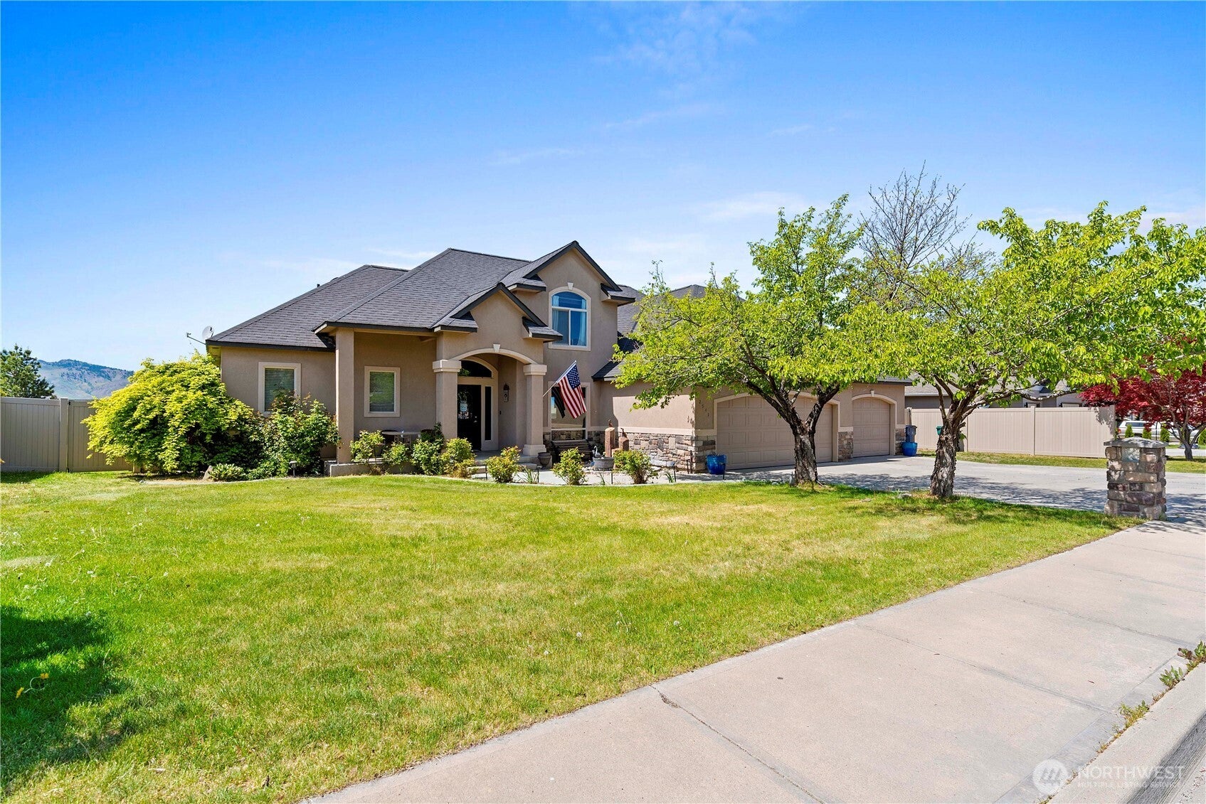 East Wenatchee, Washington, 98802, United States, 3 Bedrooms Bedrooms, ,3 BathroomsBathrooms,Residential,For Sale,1805668