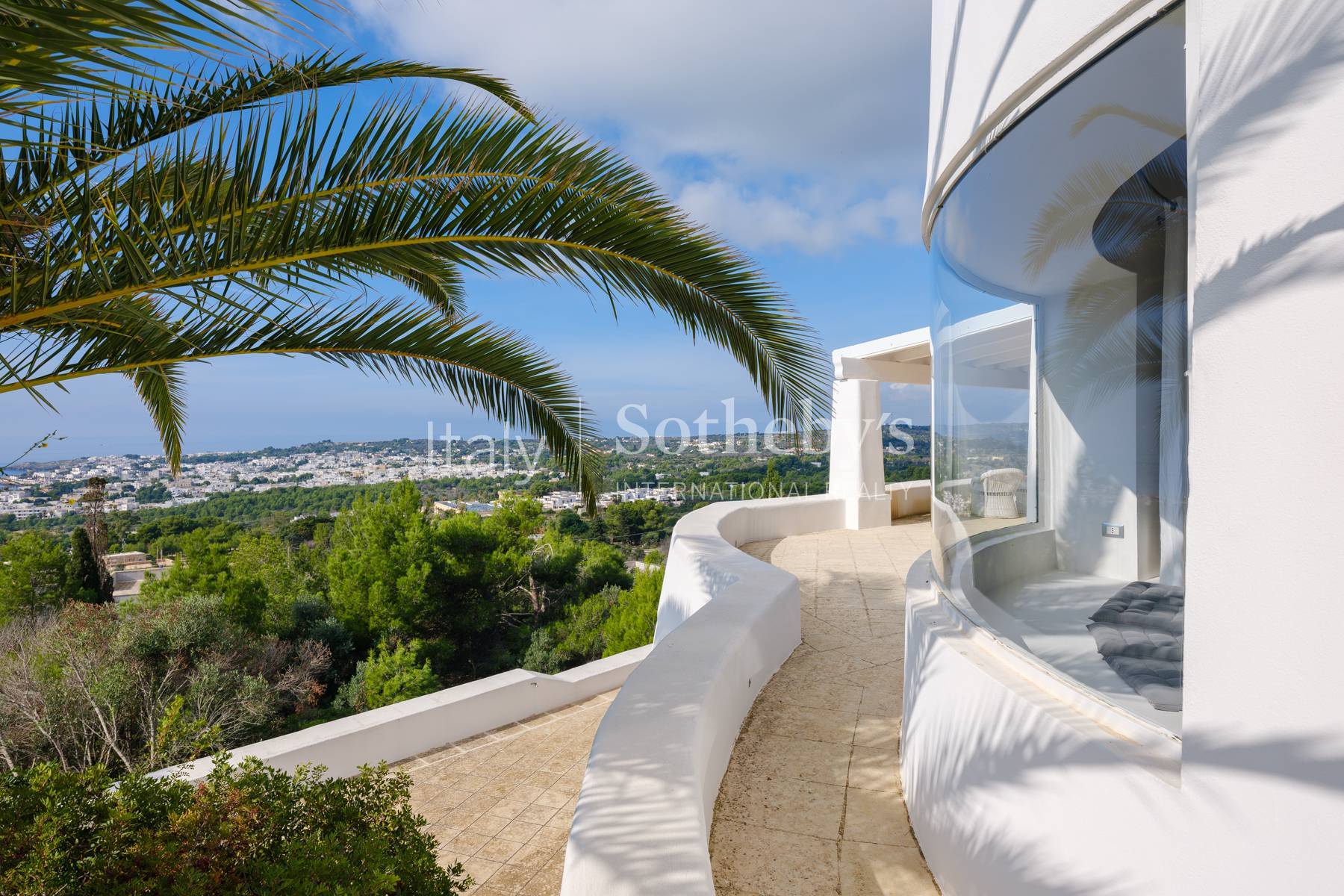  Elegant villa with a sea-view pool - 物件實景