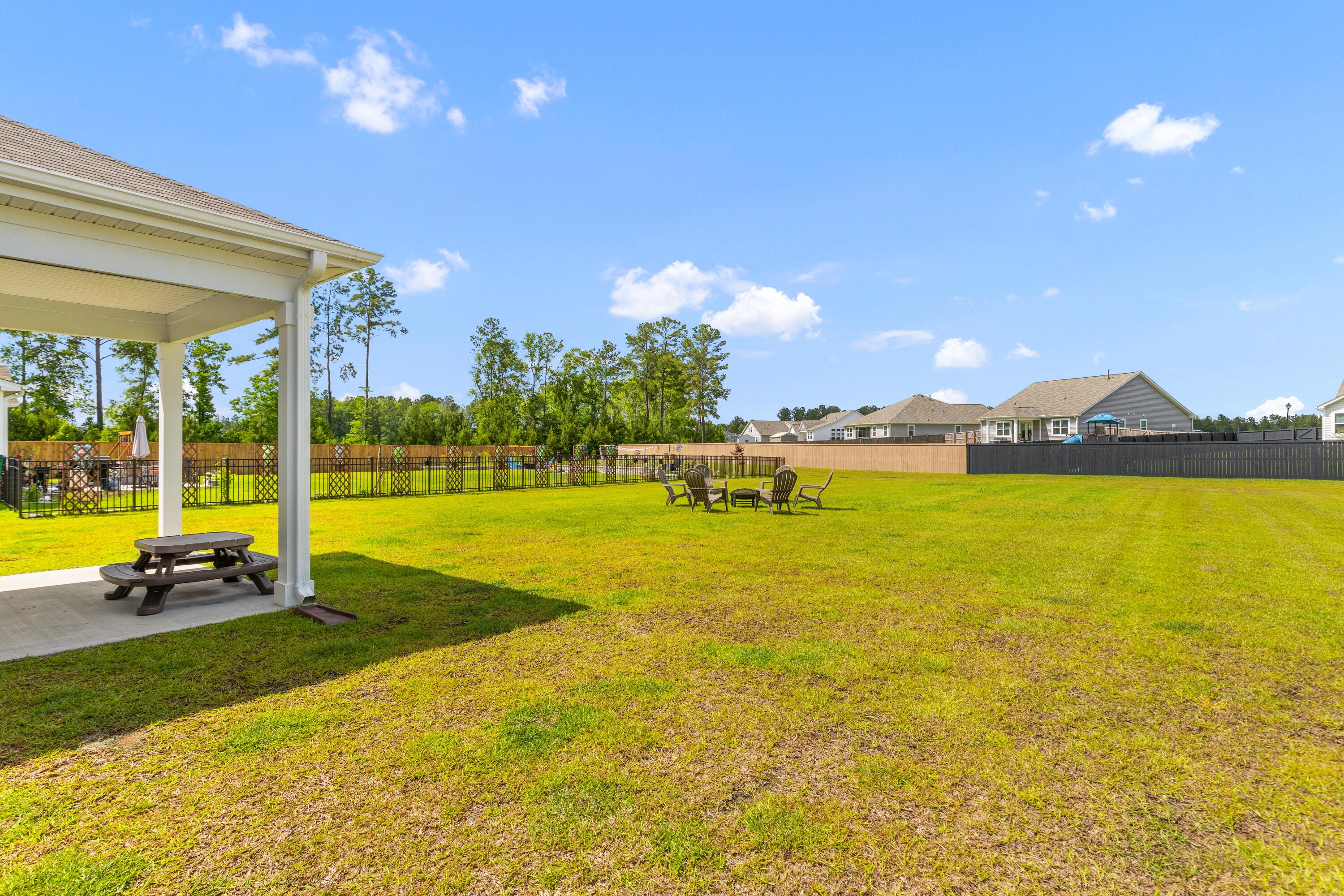 Huger, South Carolina, 29450, United States, 4 Bedrooms Bedrooms, ,2 BathroomsBathrooms,Residential,For Sale,1932638
