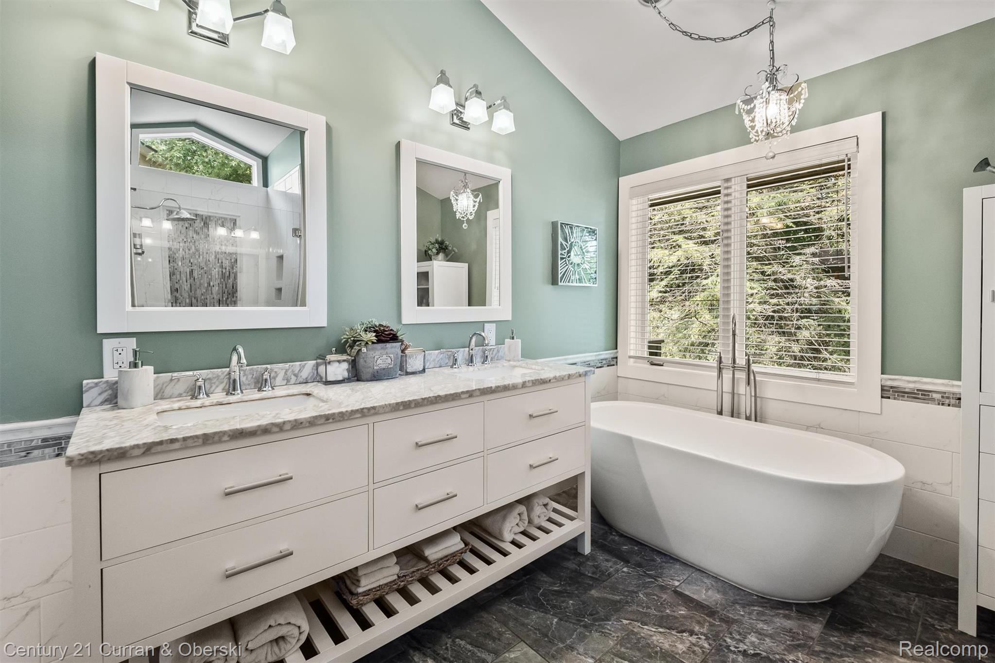 Northville, Michigan, 48167, United States, 4 Bedrooms Bedrooms, ,4 BathroomsBathrooms,Residential,For Sale,1923086