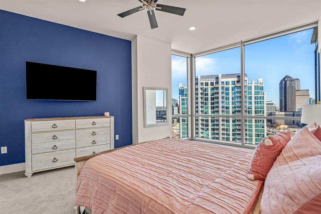 Dallas, Texas, 75219, United States, 2 Bedrooms Bedrooms, ,3 BathroomsBathrooms,Residential,For Sale,1916965
