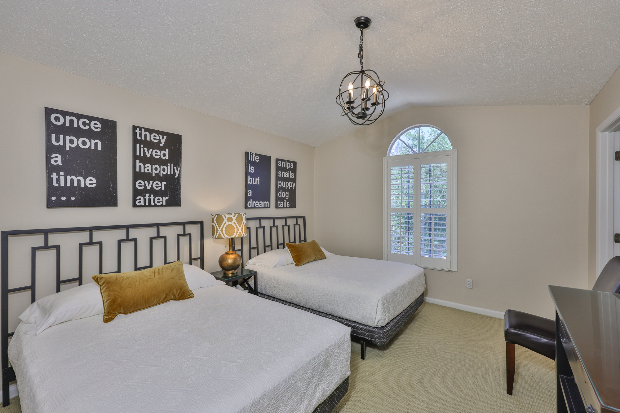 Tampa, Florida, 33629, United States, 2 Bedrooms Bedrooms, ,3 BathroomsBathrooms,Residential,For Sale,1981807