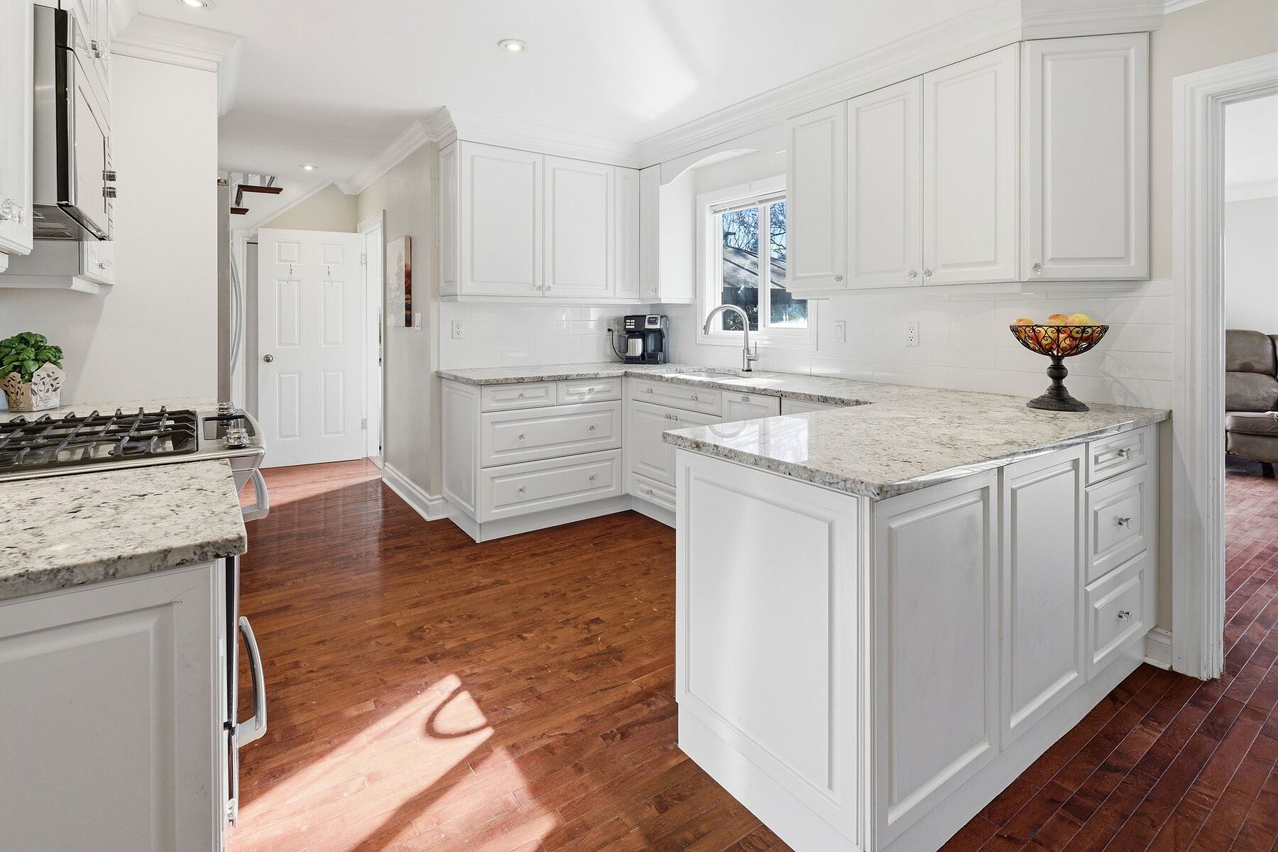  Gordon Head Family Home - 物件實景