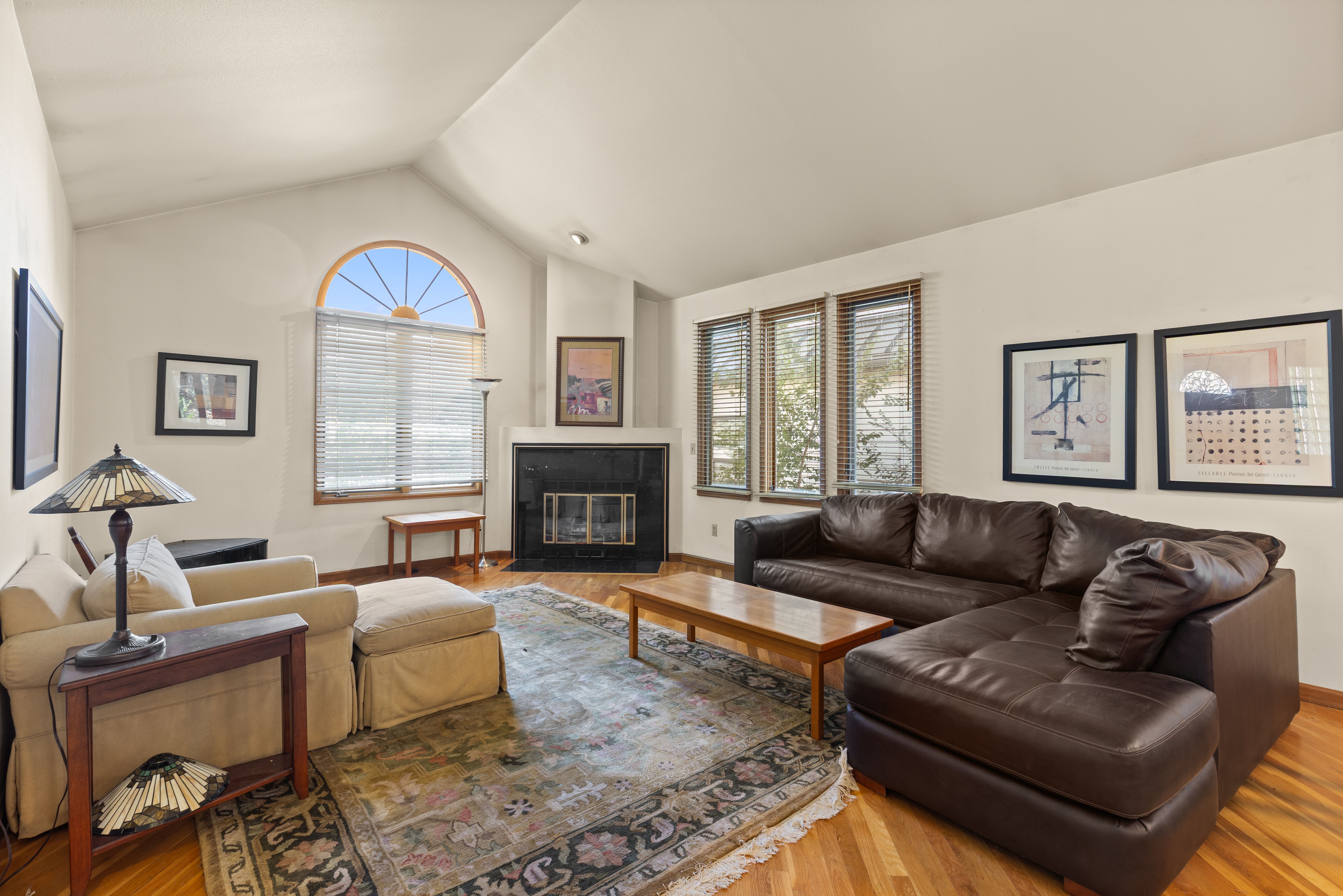  PRIME EAST WASHINGTON PARK OPPORTUNITY - BUILD, RENOVATE OR MAKE IT YOUR OWN - 物件實景