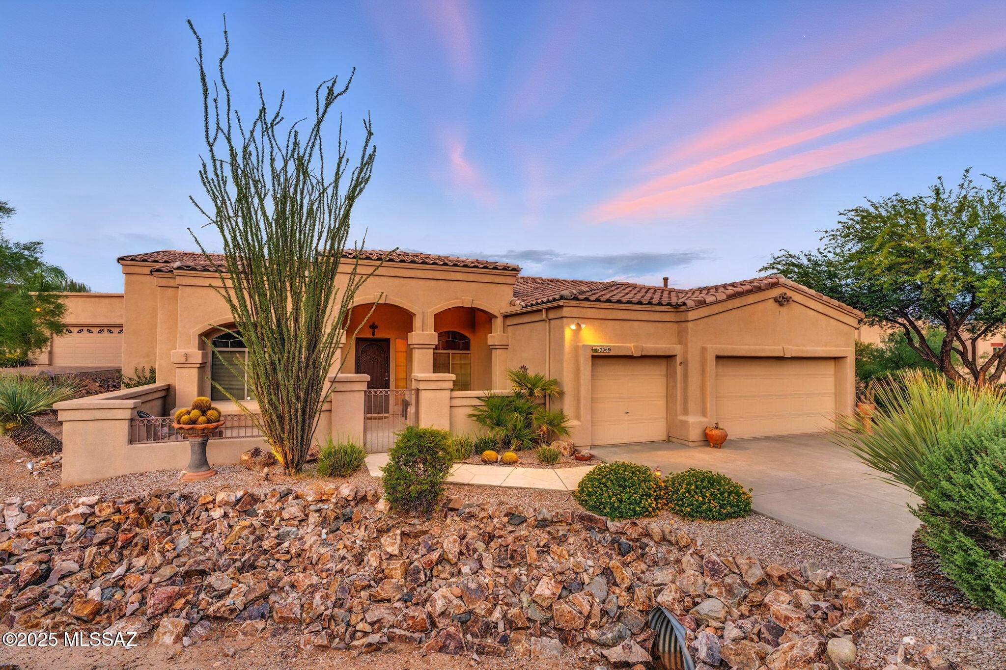 Oro Valley, Arizona, 85755, United States, 3 Bedrooms Bedrooms, ,2 BathroomsBathrooms,Residential,For Sale,1919656