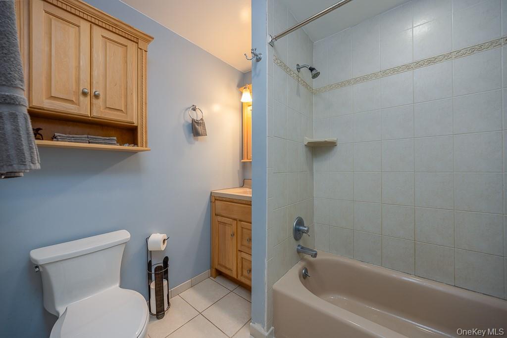 Stony Point, New York, 10980, United States, 5 Bedrooms Bedrooms, ,3 BathroomsBathrooms,Residential,For Sale,1918019