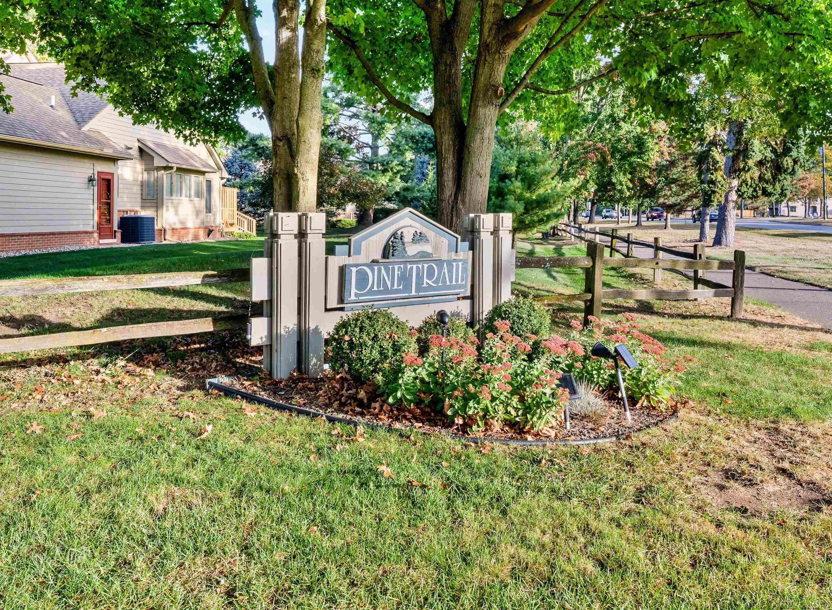 Rochester Hills, Michigan, 48307, United States, 2 Bedrooms Bedrooms, ,4 BathroomsBathrooms,Residential,For Sale,1979749