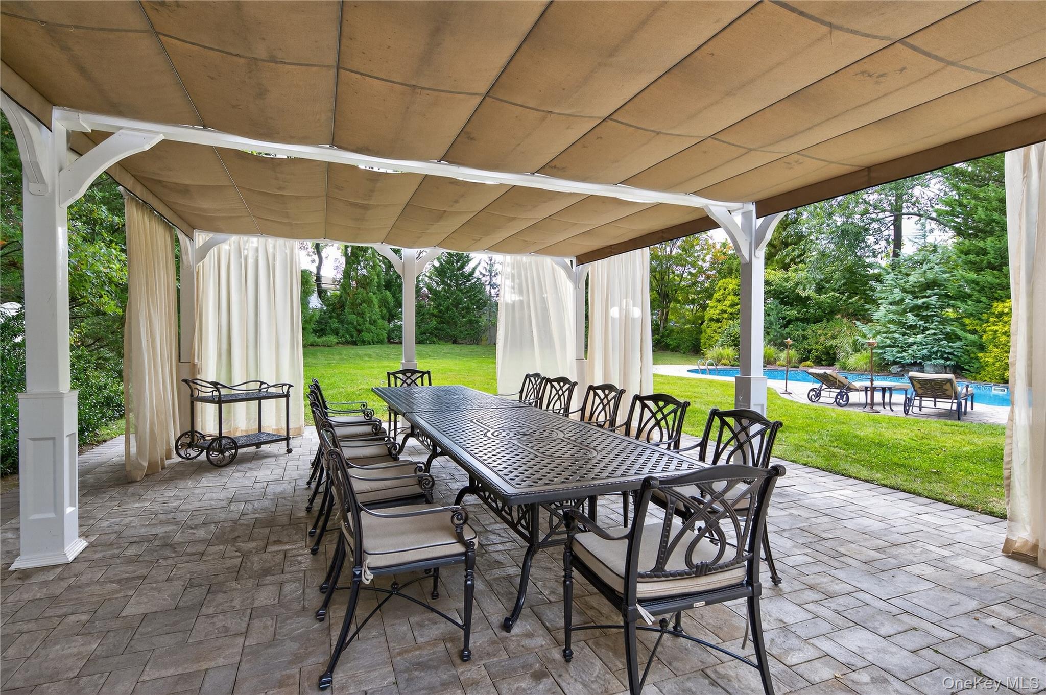  211 Hillturn Lane, Roslyn Heights, NY, 11577 - 物件實景