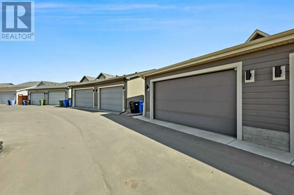 CALGARY, Alberta, T3M 2Z6, CA, 3 Bedrooms Bedrooms, ,2 BathroomsBathrooms,Residential,For Sale,1867473