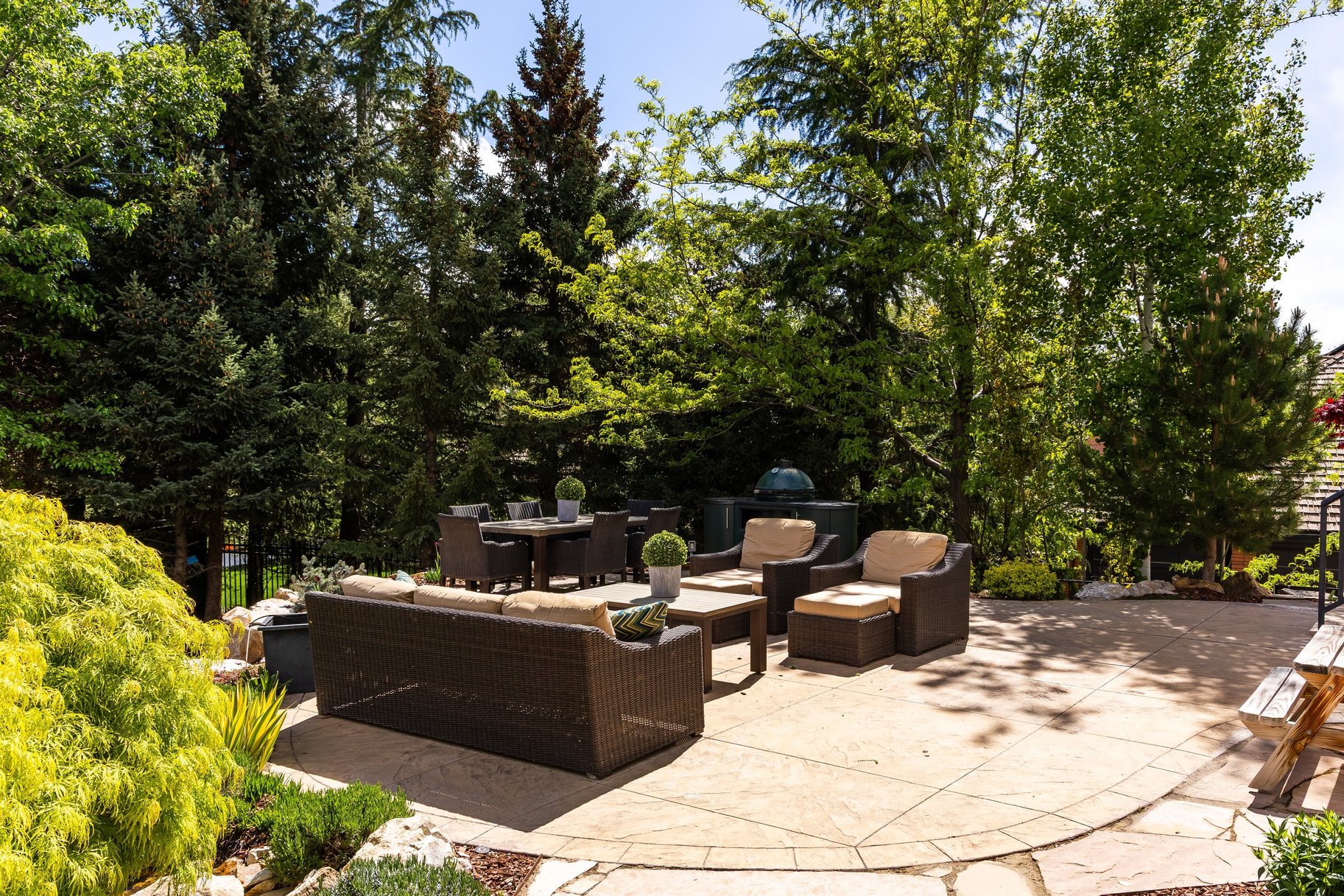  BEAUTIFULLY UPDATED FEDERAL HEIGHTS TWO STORY HOME - 物件實景