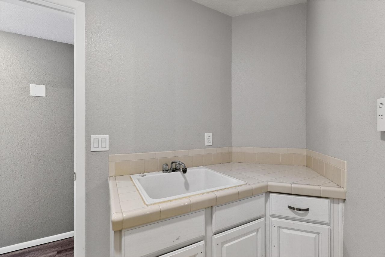 Albuquerque, New Mexico, 87114, United States, 4 Bedrooms Bedrooms, ,4 BathroomsBathrooms,Residential,For Sale,1941091