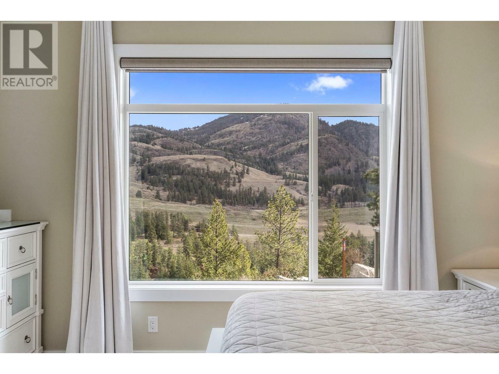 KELOWNA, British Columbia, V1P 1T1, CA, 4 Bedrooms Bedrooms, ,3 BathroomsBathrooms,Residential,For Sale,1837961