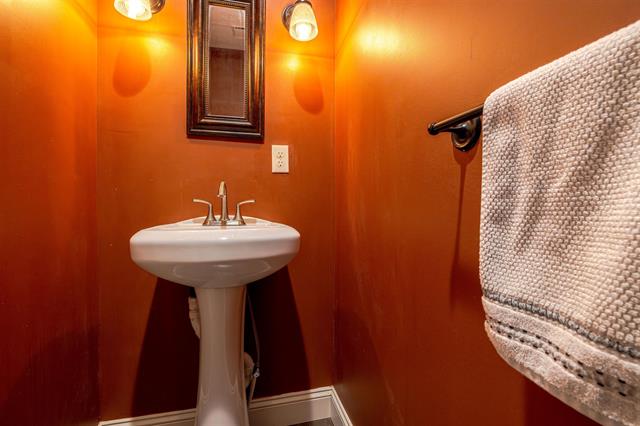 Concord, New Hampshire, 03301, United States, 3 Bedrooms Bedrooms, ,2 BathroomsBathrooms,Residential,For Sale,1986061