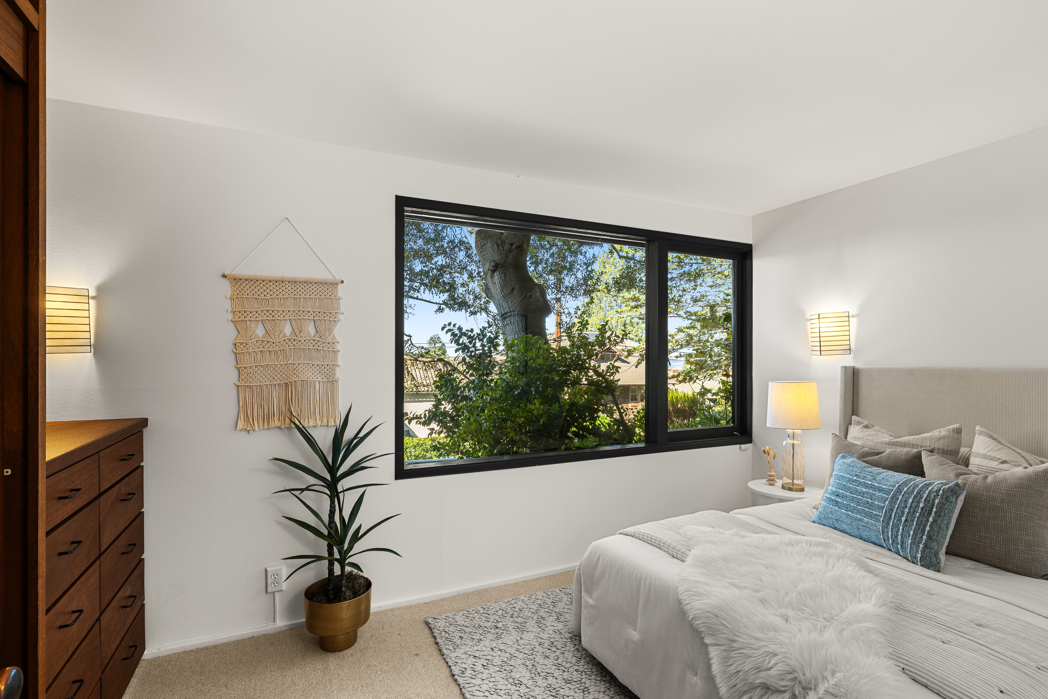  An Architectural Home Framed By Light And Views - 物件實景