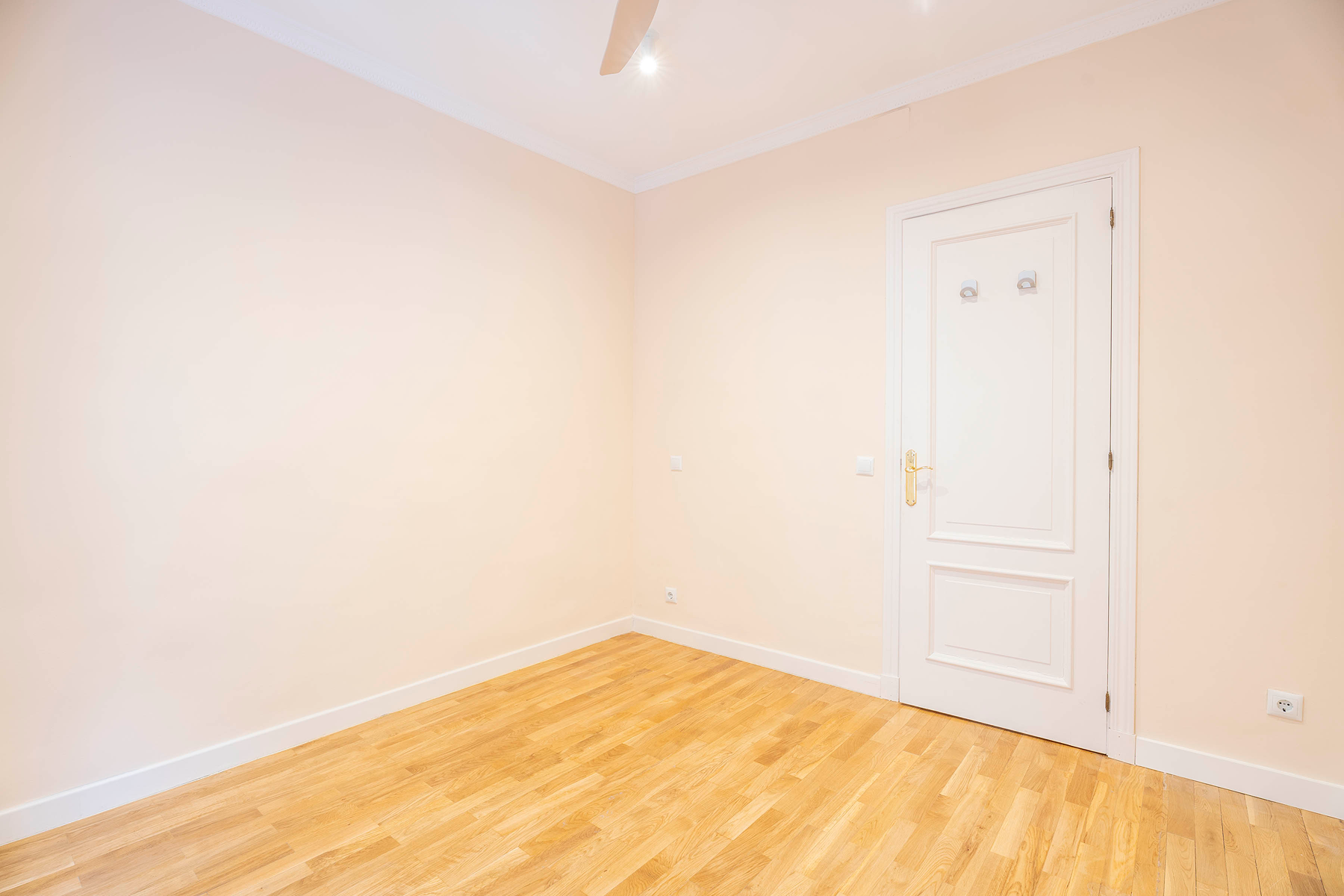  Renovated Flat with Balconies in Trafalgar, Chamberí, Madrid - 物件實景