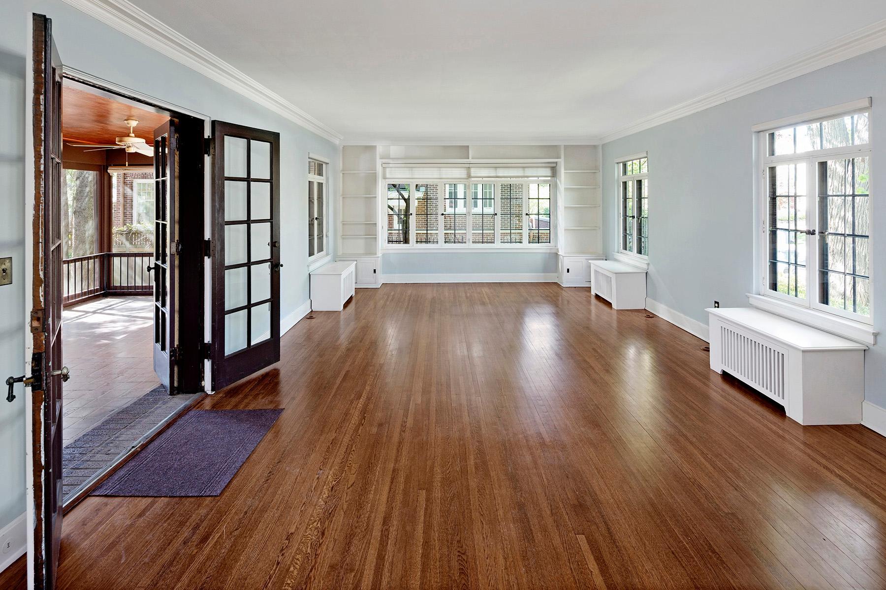 Minneapolis, Minnesota, 55403, United States, 3 Bedrooms Bedrooms, ,2 BathroomsBathrooms,Residential,For Sale,1714237