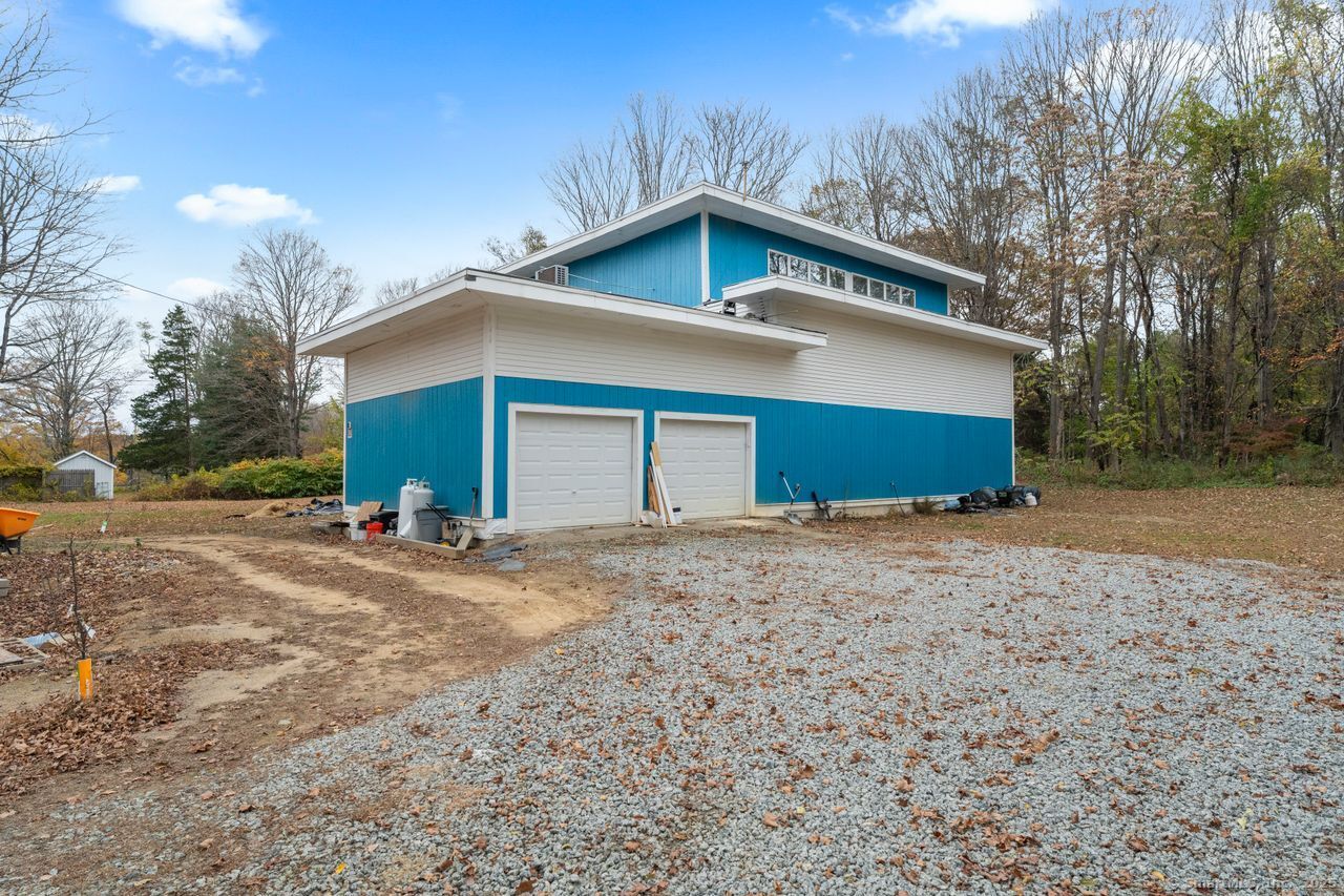 East Haddam, Connecticut, 06423, United States, 3 Bedrooms Bedrooms, ,2 BathroomsBathrooms,Residential,For Sale,1988213